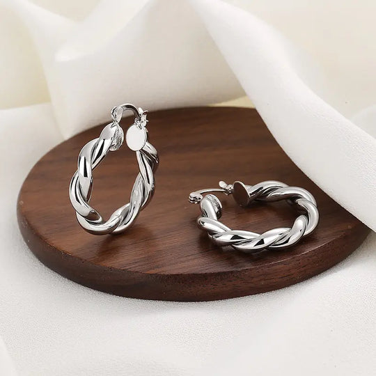 Fashion Ear Rings Ear Buckles Geometric Winding Fried Dough Twists Simple Temperament Versatile Circle Earrings Valentine