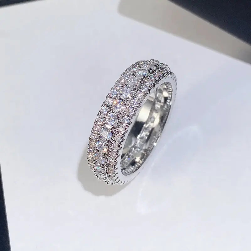 Sparkling Rings with CZ Luxury Wedding Bands Accessories for Womenfashion Versatile Female Jewelry